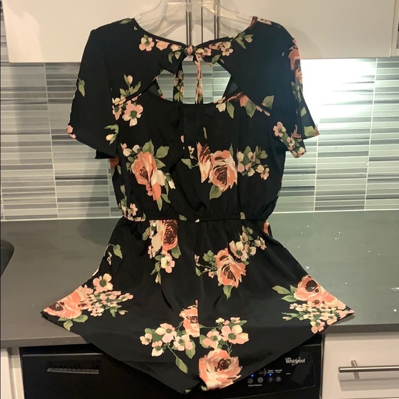 Band of Gypsies Pants - Band of Gypsies New w/ Tags Floral Romper